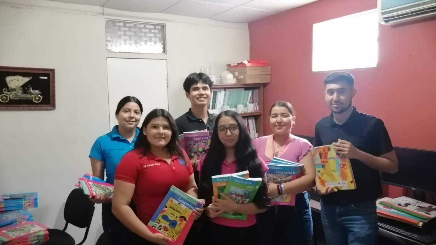 Creson recibe donación de 14 mil ejemplares de los nuevos Libros de Texto Gratuitos